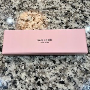 Kate Spade ♠️ polka dot pen. New and only used twice. FREE budget planner book!